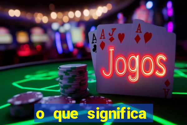 o que significa quando a luz acende sozinha